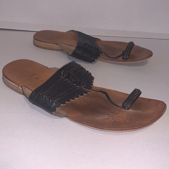 𝅺ON You a feet Leather Flip Flop Thong Sandals Shoes - Picture 2 of 8